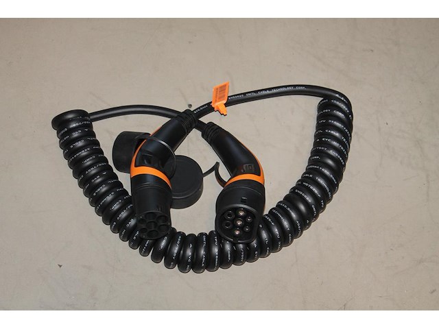 Autolaadkabel / koppelkabel spiraal type 2. 6m 3x6 mm2. - afbeelding 1 van  2