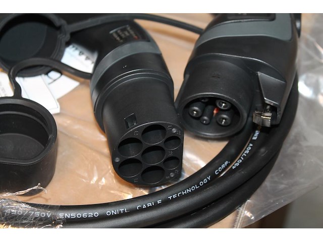 Autolaadkabel / koppelkabel type 1 - type 2. 4m 3x2,5 mm2. - afbeelding 3 van  3