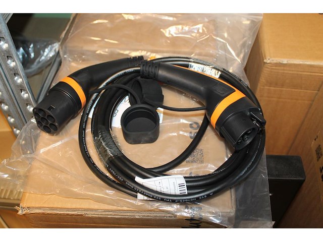 Autolaadkabel / koppelkabel type 1 - type 2. 6m 3x2,5 mm2. - afbeelding 1 van  2