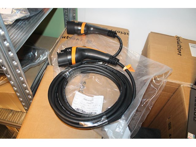 Autolaadkabel / koppelkabel type 1 - type 2. 8m 3x2,5 mm2. - afbeelding 1 van  3