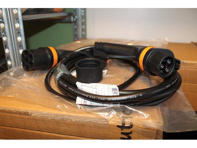Autolaadkabel / koppelkabel type 1- type 2. 6m 3x2,5 mm2. - afbeelding 2 van  2