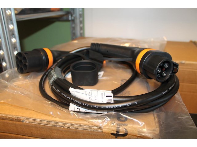 Autolaadkabel / koppelkabel type 1- type 2. 6m 3x2,5 mm2. - afbeelding 2 van  2