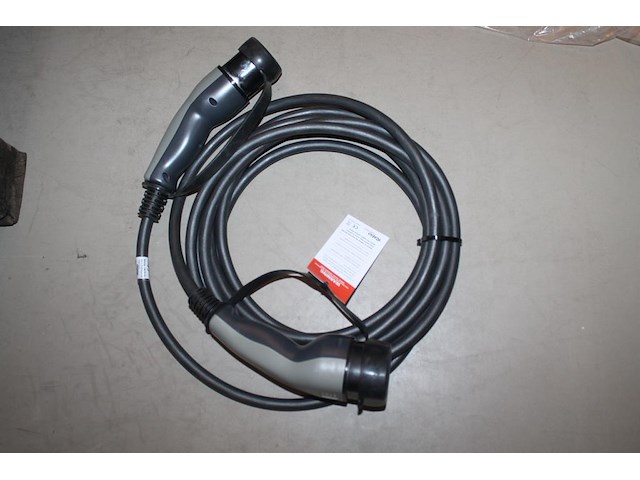 Autolaadkabel / koppelkabel type 2. 6m 3x6 mm2. - afbeelding 1 van  2