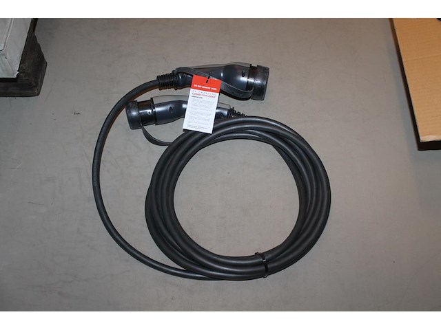 Autolaadkabel / koppelkabel type 2. 6m 3x6 mm2. - afbeelding 1 van  2