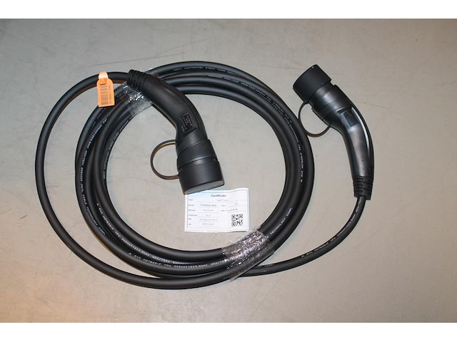 Autolaadkabel / koppelkabel type 2. 8m 3x6mm2. - afbeelding 1 van  3