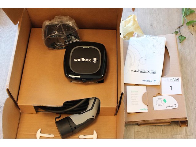 Autolader wallbox 2 black pulsar plus met laadkabel. nieuw in doos. - afbeelding 1 van  3