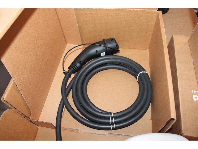 Autolader wallbox 2 white pulsar max met 5m laadkabel. nieuw in doos. - afbeelding 2 van  2