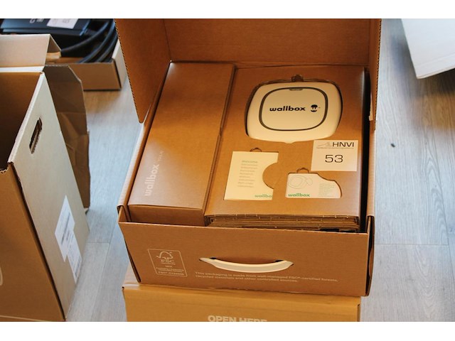 Autolader wallbox 2 white pulsar plus met laadkabel. nieuw in doos. - afbeelding 1 van  3