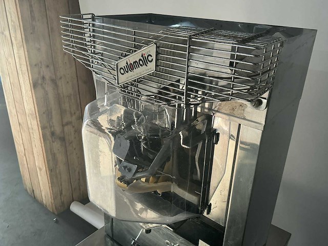 Automatic juicer sinaasappelpers - afbeelding 8 van  10