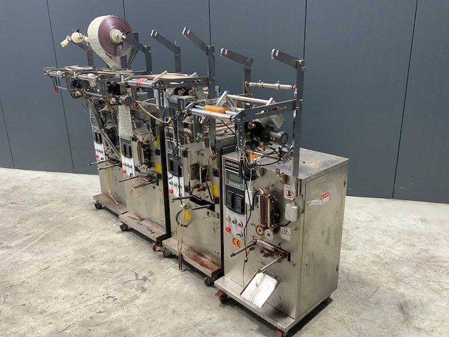 Automatic packing sachet vulmachine (4x) (c) - afbeelding 3 van  5