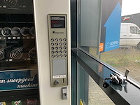 Automatic products verkoopautomaat snacks/frisdrank - afbeelding 2 van  5