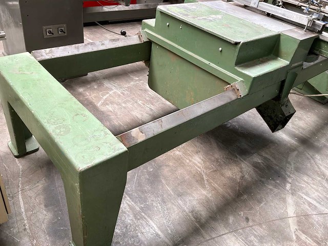 Automatische profielzaag met pneumatische klemming - afbeelding 4 van  8