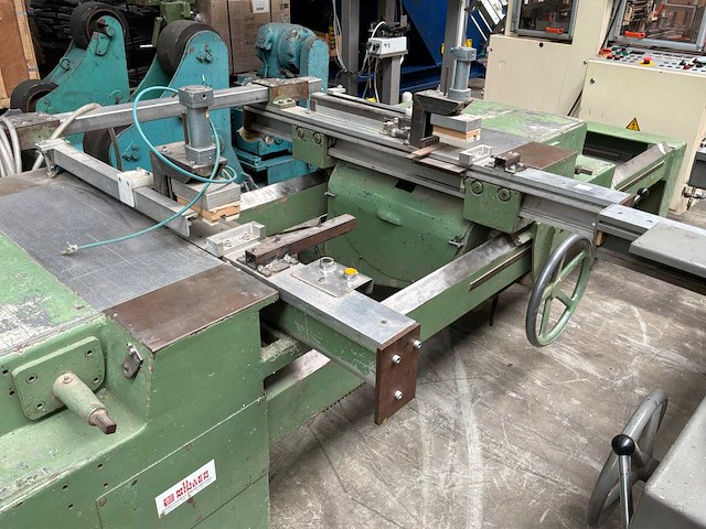 Automatische profielzaag met pneumatische klemming - afbeelding 7 van  8