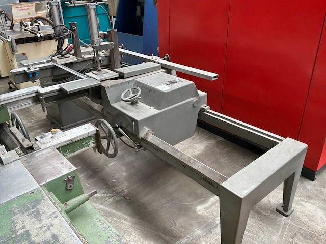 Automatische profielzaag met pneumatische klemming - afbeelding 1 van  6