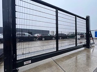 Automatische schuifpoort met hekwerk - afbeelding 1 van  10