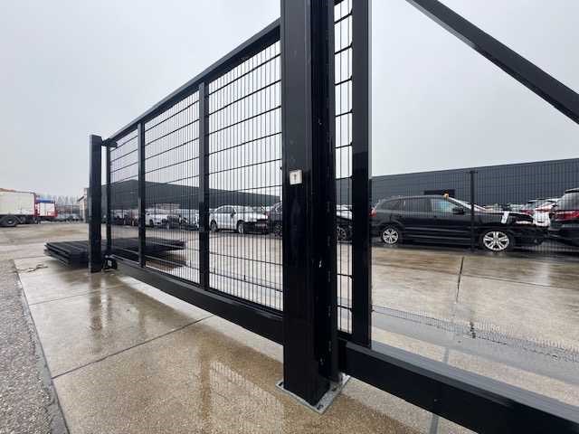Automatische schuifpoort met hekwerk - afbeelding 3 van  10
