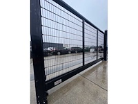 Automatische schuifpoort met hekwerk - afbeelding 4 van  10