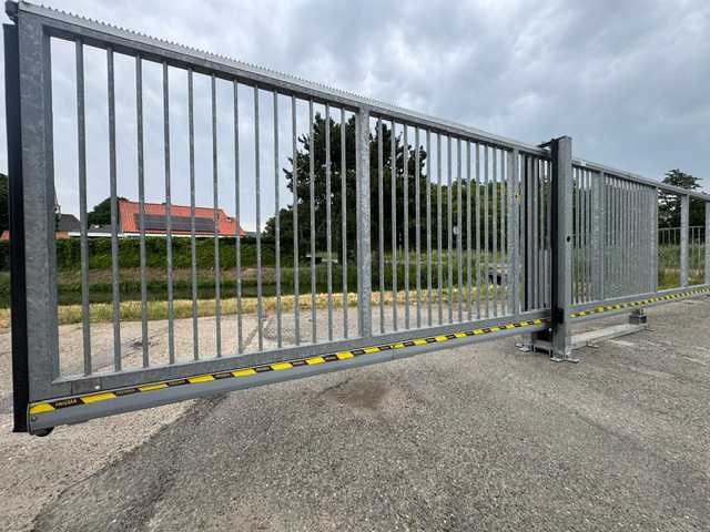 Automatische vrijdragende schuifpoort - afbeelding 1 van  10