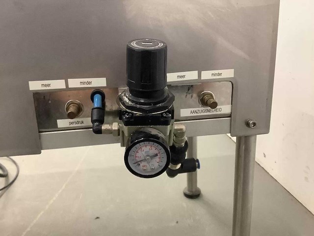 Automatische zuiger vulmachine - afbeelding 14 van  15