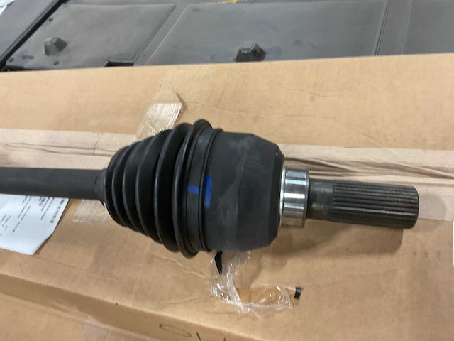 Automotive shaft axle - afbeelding 2 van  4