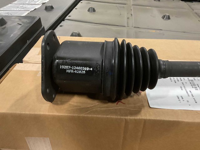 Automotive shaft axle - afbeelding 1 van  4