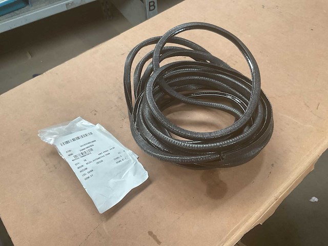 Automotive trim bezel - afbeelding 1 van  4