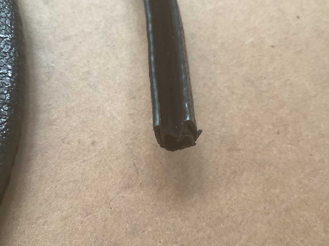 Automotive trim bezel - afbeelding 2 van  4