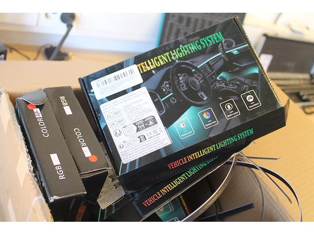 Autosfeerverlichtingssets. compleetheid onbekend. - afbeelding 2 van  2