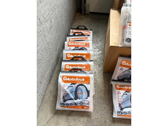 Autosock sneeuwketting/socks partij van 284 stuks velg - afbeelding 7 van  28