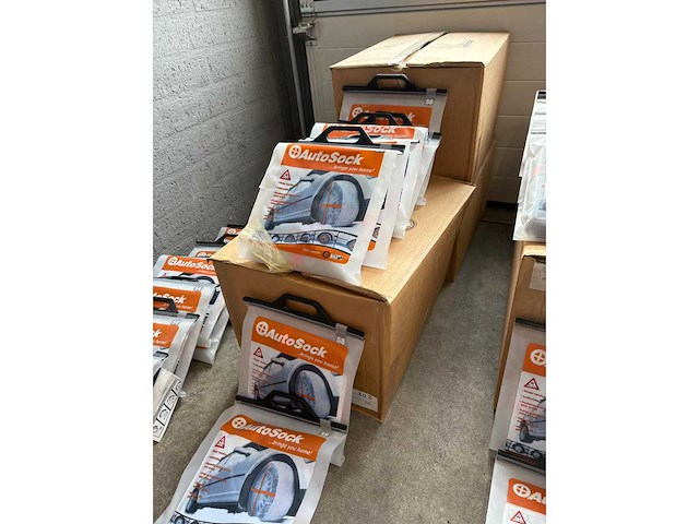 Autosock sneeuwketting/socks partij van 284 stuks velg - afbeelding 17 van  28