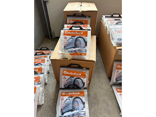 Autosock sneeuwketting/socks partij van 284 stuks velg - afbeelding 18 van  28