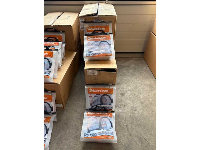 Autosock sneeuwketting/socks partij van 284 stuks velg - afbeelding 23 van  28