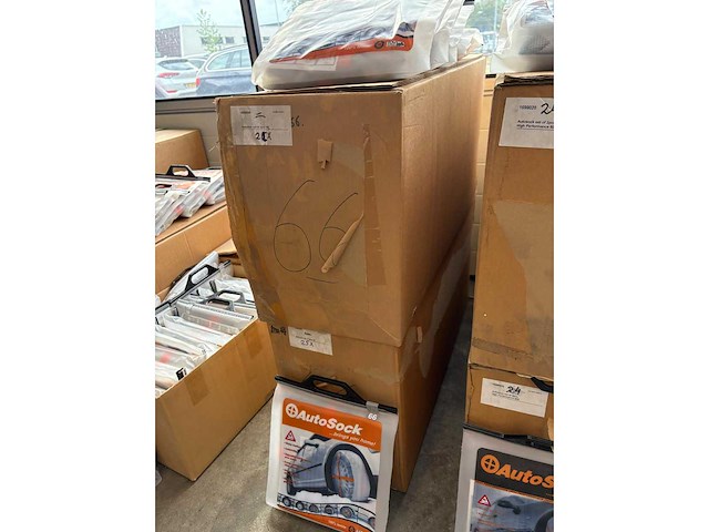 Autosock sneeuwketting/socks partij van 284 stuks velg - afbeelding 28 van  28