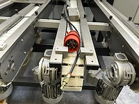Autowell benelux - 2011 - gl2800 - industriële robotbelading - afbeelding 13 van  24