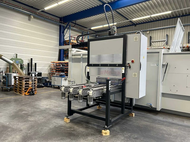 Autowell benelux - 2011 - gl2800 - industriële robotbelading - afbeelding 12 van  24