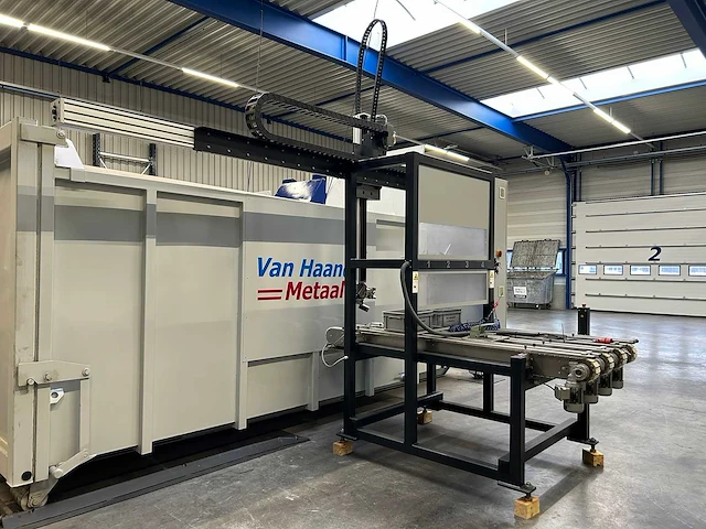 Autowell benelux - 2011 - gl2800 - industriële robotbelading - afbeelding 18 van  24