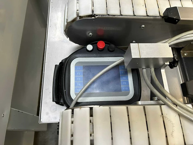 Autowell benelux - 2011 - gl2800 - industriële robotbelading - afbeelding 22 van  24