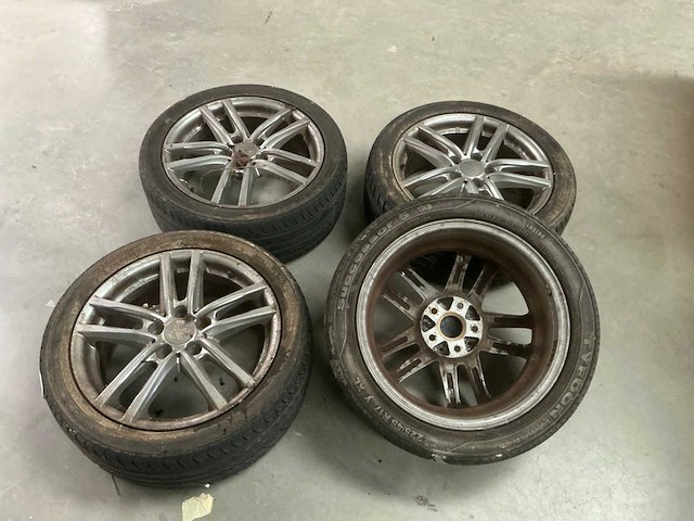 Autowiel - afbeelding 2 van  9