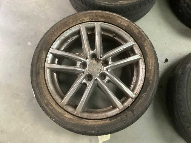 Autowiel - afbeelding 8 van  9