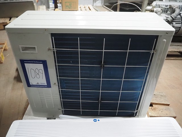 Aux - afbeelding 7 van  11