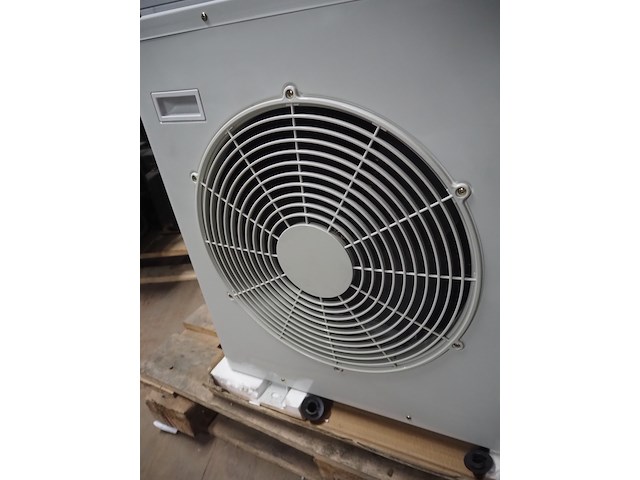 Aux - afbeelding 8 van  11