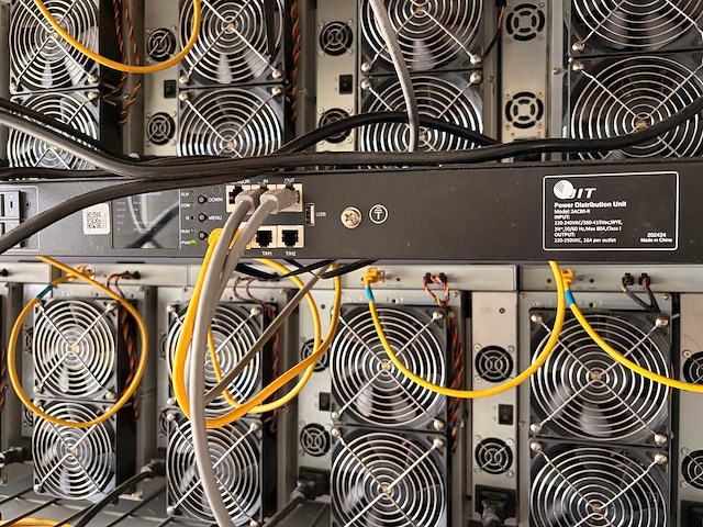 Avalon 40ft bitcoin crypto mining box complete with cables - afbeelding 2 van  12