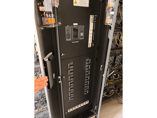 Avalon 40ft bitcoin crypto mining box complete with cables - afbeelding 3 van  12