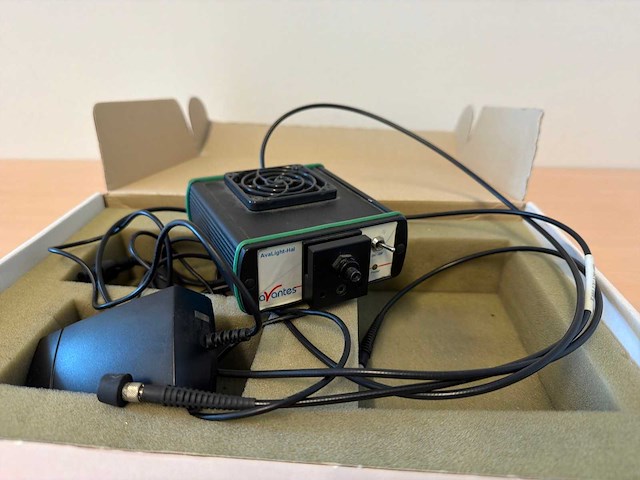 Avantes avalight-hal halogeen lichtbron voor spectrometer - afbeelding 2 van  3