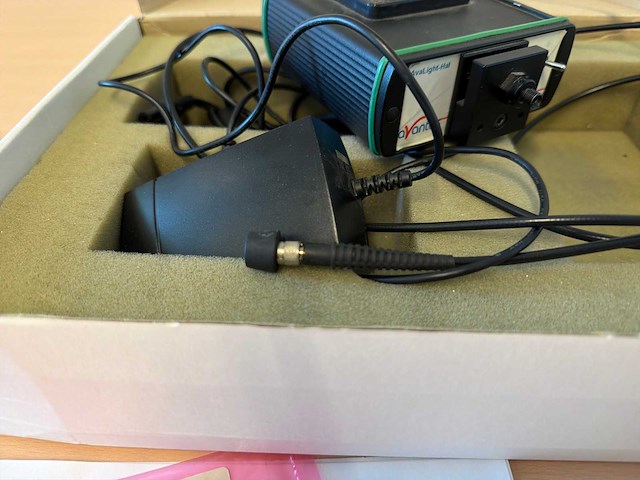 Avantes avalight-hal halogeen lichtbron voor spectrometer - afbeelding 3 van  3
