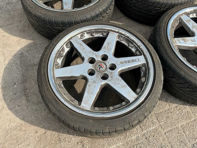 Avantgarde 18” velg met band - 215/40 zr 18 (4x) - afbeelding 1 van  2
