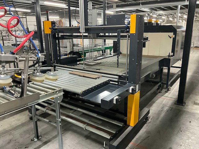 Avc 518 kt folie krimptunnel- en verpakkingslijn - afbeelding 2 van  29