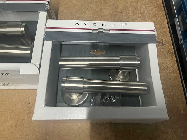 Avenue tipo deurkruk rond rozet rvs (2x) - afbeelding 2 van  4