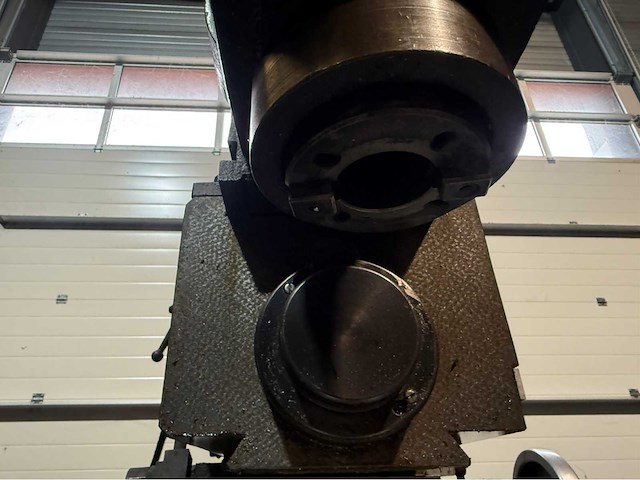 Avia fnd 32 universele freesmachine - afbeelding 1 van  10