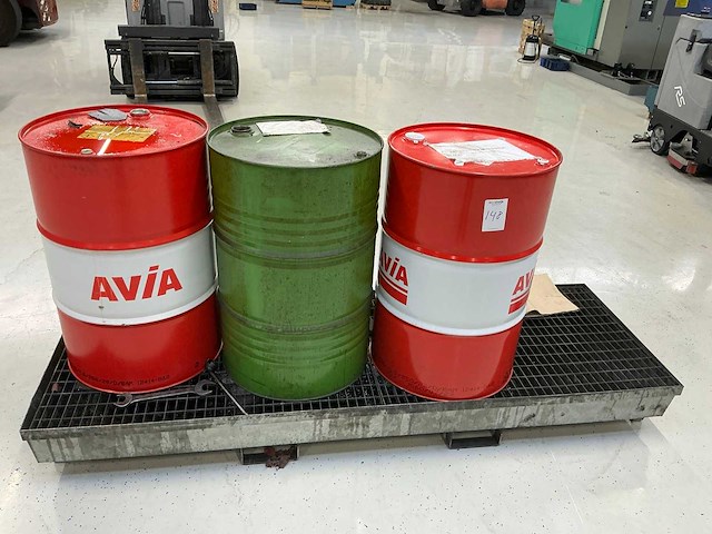 Avia olie opvangbak en olie - afbeelding 4 van  13